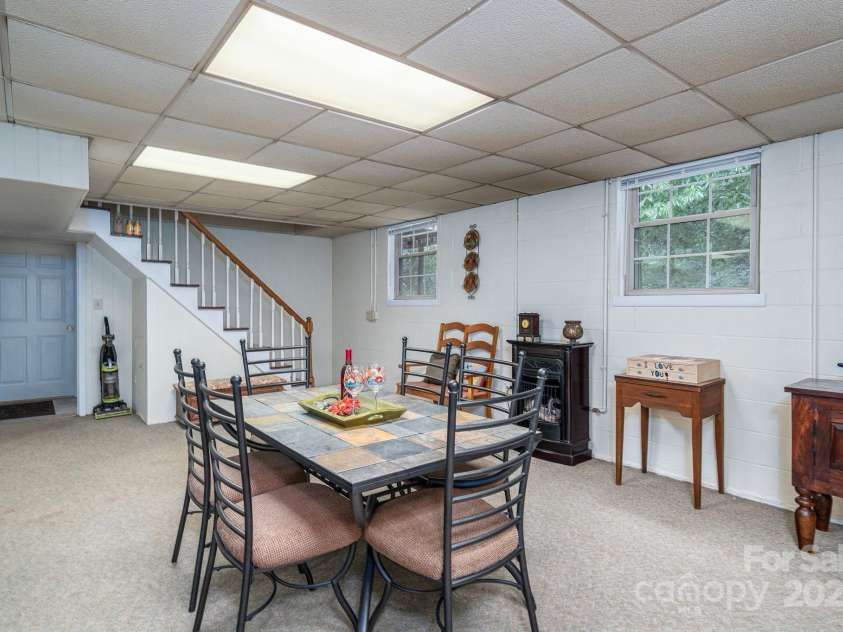 915 Danbrook Circle, Lincolnton, NC 28092.  MLS# CAR4286557, YatesRealty ID 29674. 