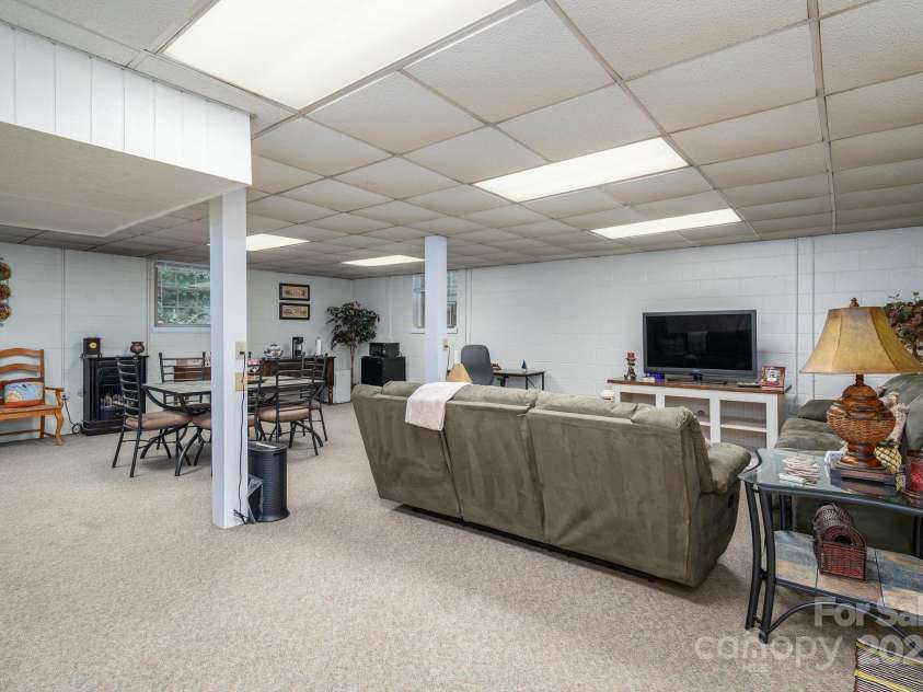 915 Danbrook Circle, Lincolnton, NC 28092.  MLS# CAR4286557, YatesRealty ID 29674. 