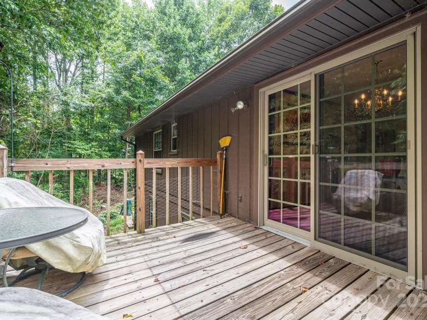 915 Danbrook Circle, Lincolnton, NC 28092.  MLS# CAR4286557, YatesRealty ID 29674. 