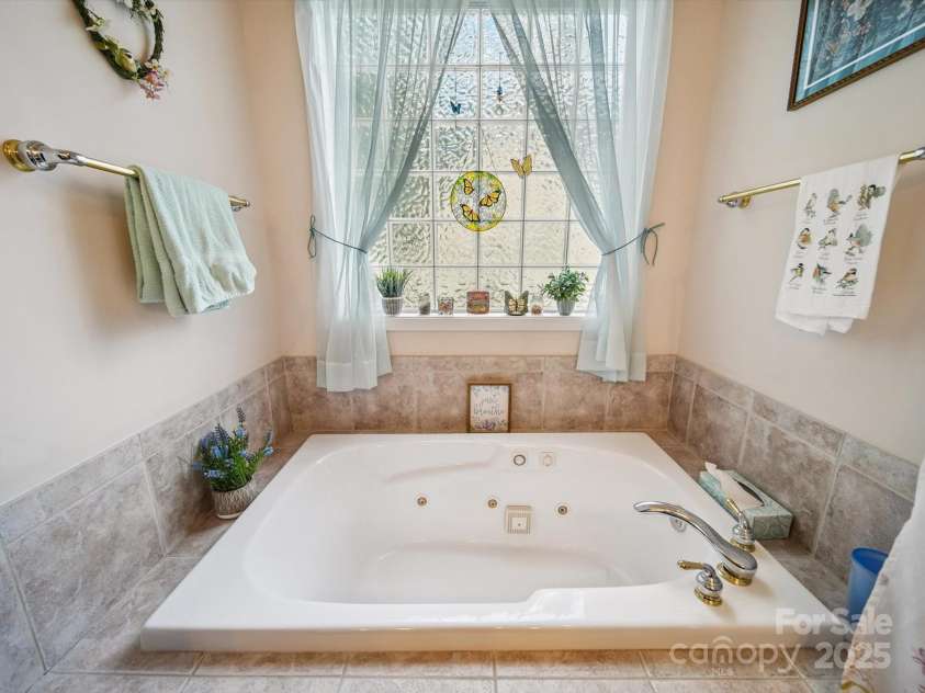 2090 Winding Oak Road, Rock Hill, SC 29732.  MLS# CAR4279008, YatesRealty ID 29675. 