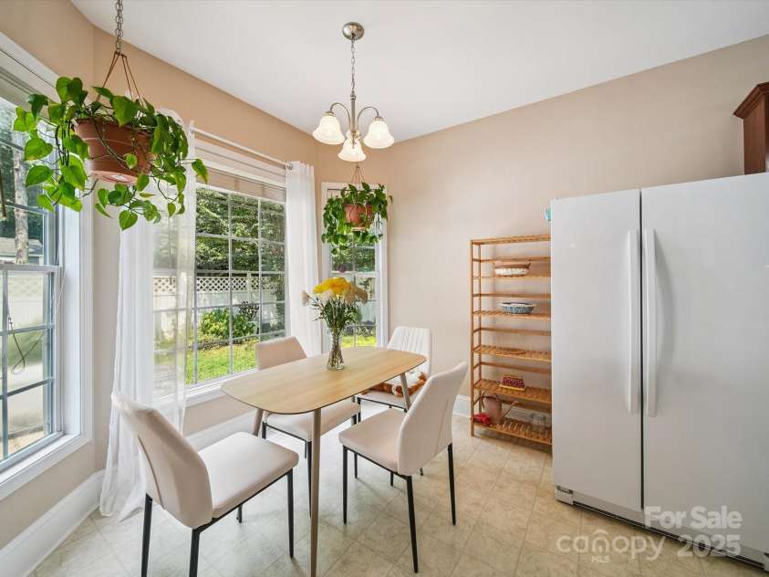 2090 Winding Oak Road, Rock Hill, SC 29732.  MLS# CAR4279008, YatesRealty ID 29675. Breakfast Nook