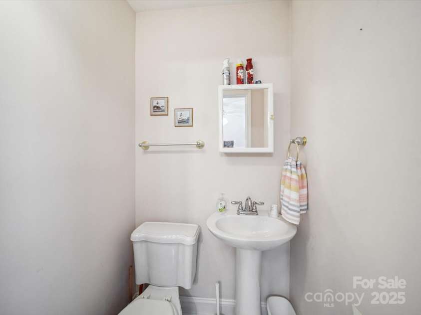 2090 Winding Oak Road, Rock Hill, SC 29732.  MLS# CAR4279008, YatesRealty ID 29675. Half bath on Upper Level