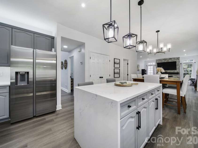 9954 Mitchell Glen Drive, Charlotte, NC 28277.  MLS# CAR4371090, YatesRealty ID 29675. 