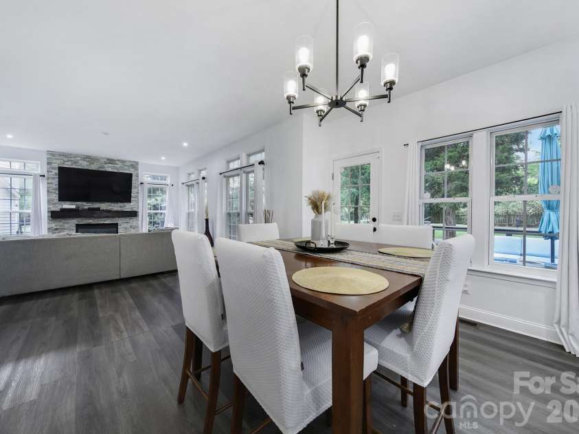 9954 Mitchell Glen Drive, Charlotte, NC 28277.  MLS# CAR4371090, YatesRealty ID 29675. 