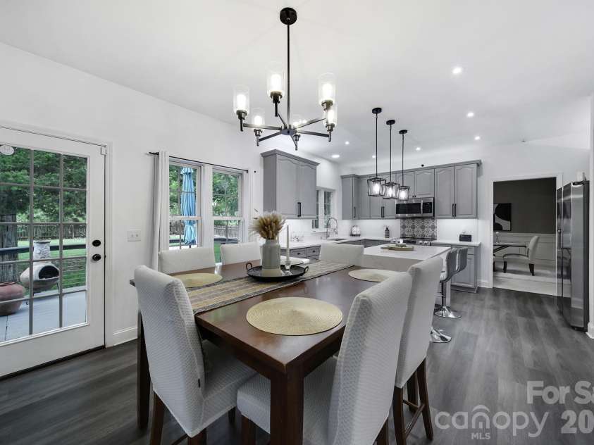 9954 Mitchell Glen Drive, Charlotte, NC 28277.  MLS# CAR4371090, YatesRealty ID 29675. 