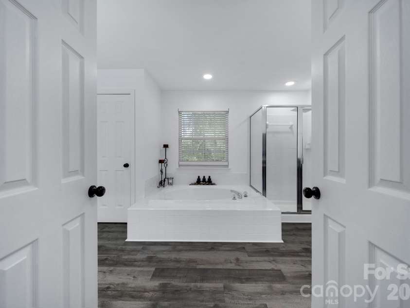 9954 Mitchell Glen Drive, Charlotte, NC 28277.  MLS# CAR4371090, YatesRealty ID 29675. 