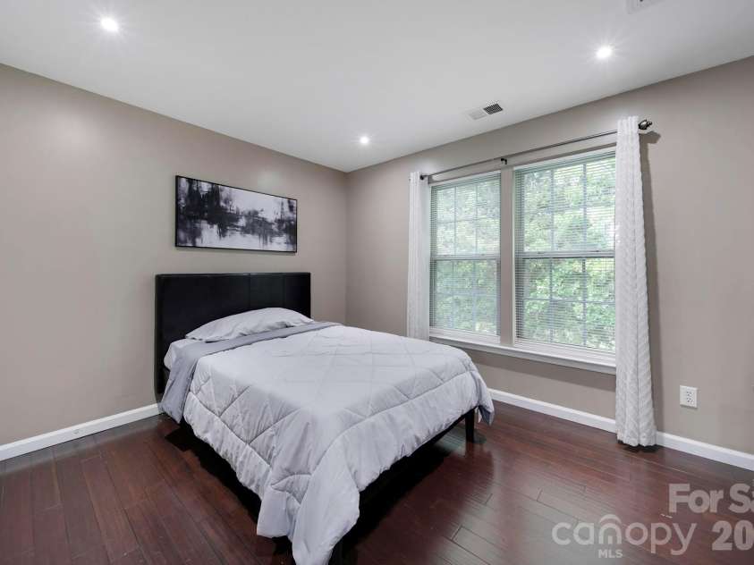 9954 Mitchell Glen Drive, Charlotte, NC 28277.  MLS# CAR4371090, YatesRealty ID 29675. 