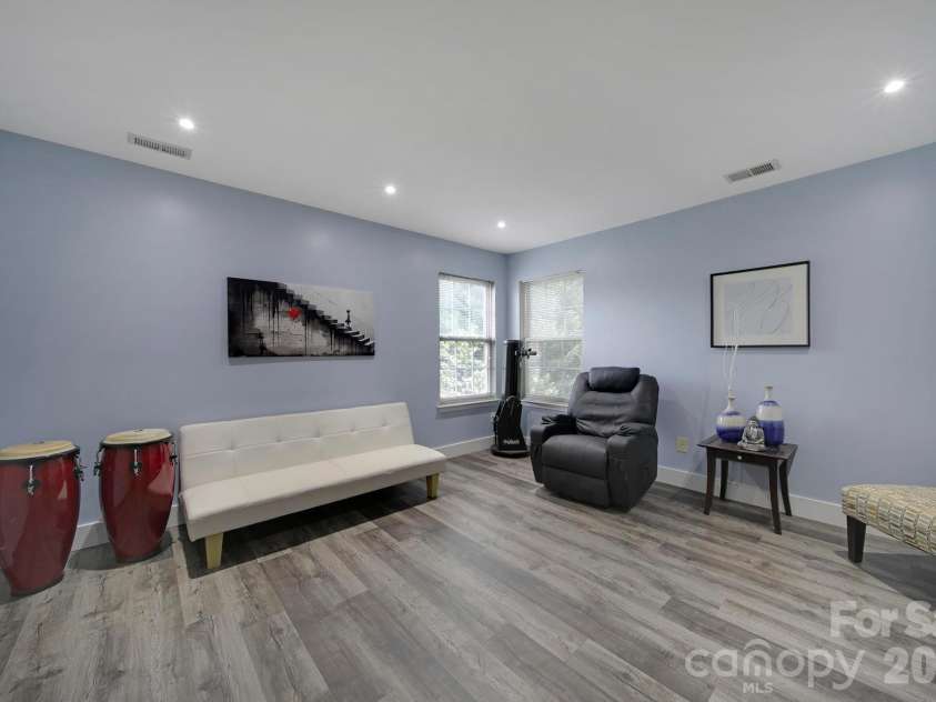9954 Mitchell Glen Drive, Charlotte, NC 28277.  MLS# CAR4371090, YatesRealty ID 29675. 