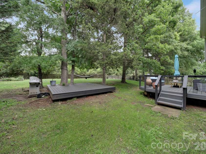 9954 Mitchell Glen Drive, Charlotte, NC 28277.  MLS# CAR4371090, YatesRealty ID 29675. 