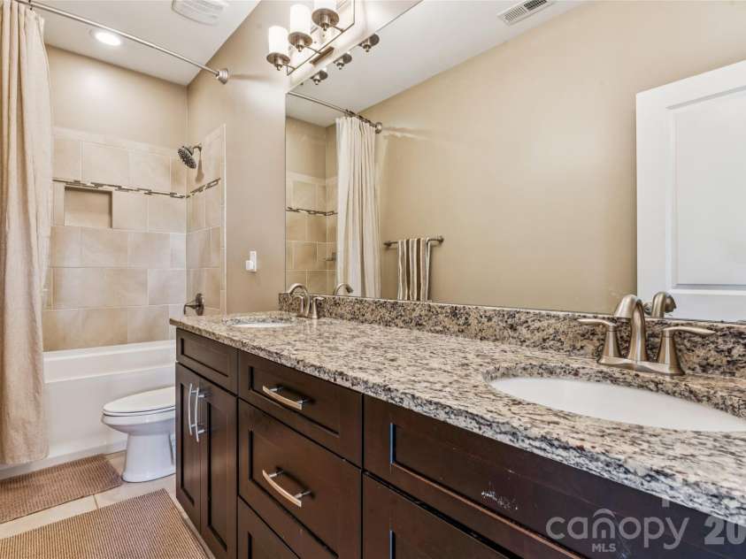 656 Avonmore Drive, Fort Mill, SC 29715.  MLS# CAR4387111, YatesRealty ID 29676. Bathroom 3