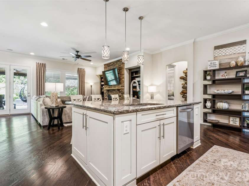 656 Avonmore Drive, Fort Mill, SC 29715.  MLS# CAR4387111, YatesRealty ID 29676. Kitchen