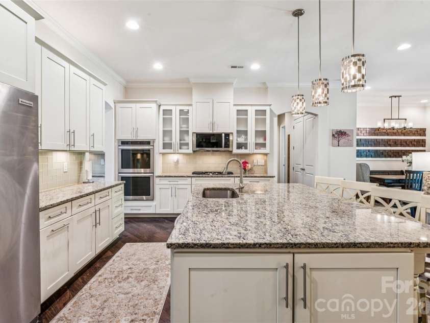 656 Avonmore Drive, Fort Mill, SC 29715.  MLS# CAR4387111, YatesRealty ID 29676. Kitchen