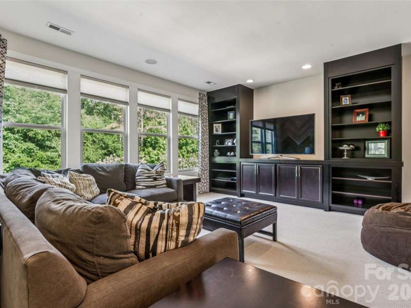 656 Avonmore Drive, Fort Mill, SC 29715.  MLS# CAR4387111, YatesRealty ID 29676. Loft