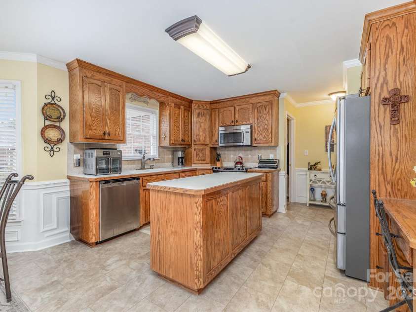 2620 Tralee Drive, Gastonia, NC 28056.  MLS# CAR4287130, YatesRealty ID 29677. 