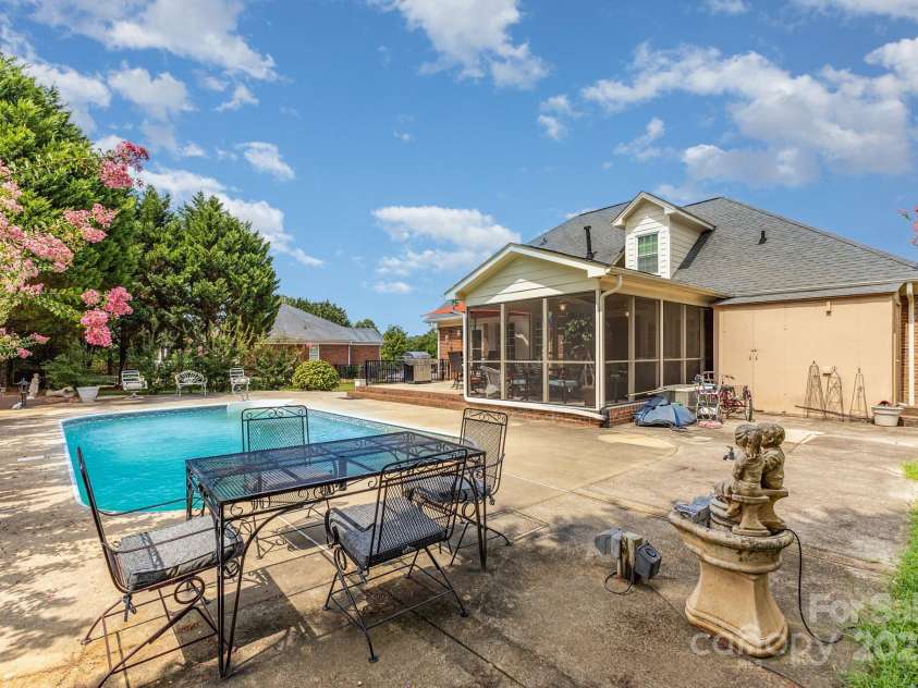 2620 Tralee Drive, Gastonia, NC 28056.  MLS# CAR4287130, YatesRealty ID 29677. 