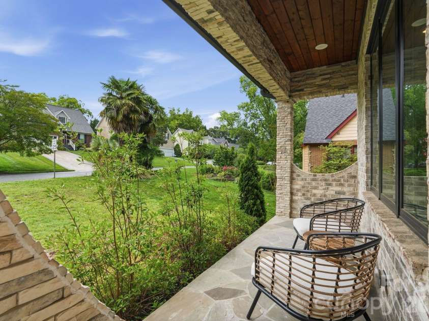 4547 Emory Lane, Charlotte, NC 28211.  MLS# CAR4381500, YatesRealty ID 29679. 