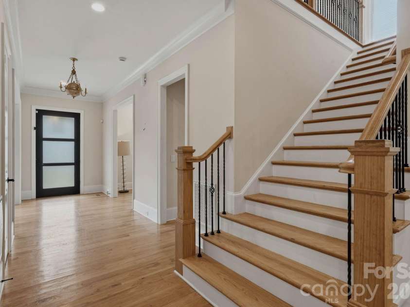 4547 Emory Lane, Charlotte, NC 28211.  MLS# CAR4381500, YatesRealty ID 29679. 