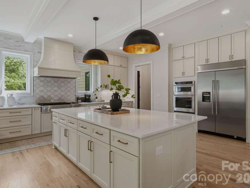 4547 Emory Lane, Charlotte, NC 28211.  MLS# CAR4381500, YatesRealty ID 29679. 