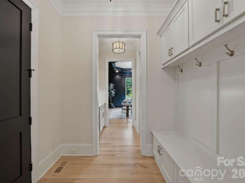 4547 Emory Lane, Charlotte, NC 28211.  MLS# CAR4381500, YatesRealty ID 29679. 