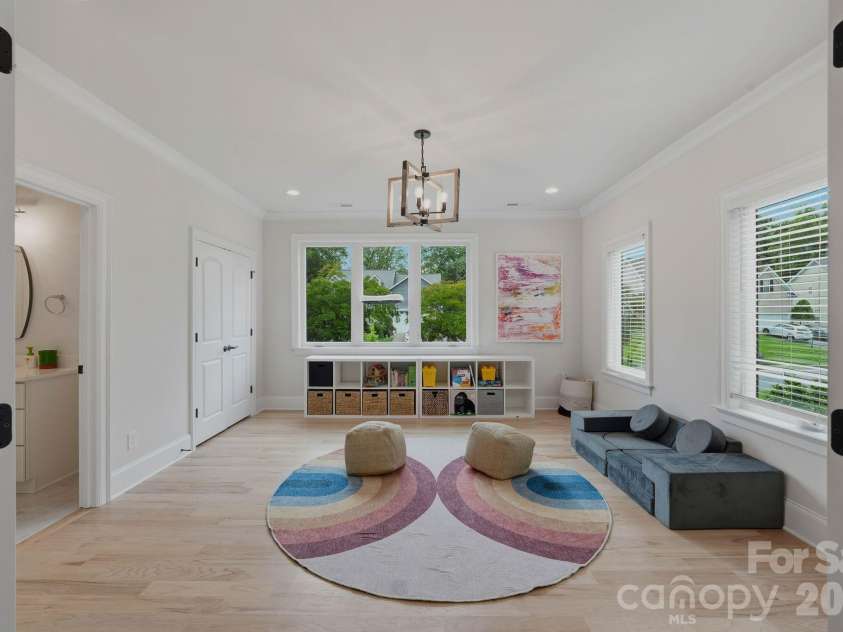 4547 Emory Lane, Charlotte, NC 28211.  MLS# CAR4381500, YatesRealty ID 29679. 
