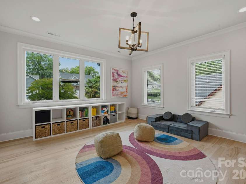 4547 Emory Lane, Charlotte, NC 28211.  MLS# CAR4381500, YatesRealty ID 29679. 