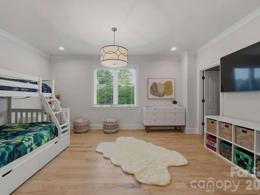 4547 Emory Lane, Charlotte, NC 28211.  MLS# CAR4381500, YatesRealty ID 29679. 