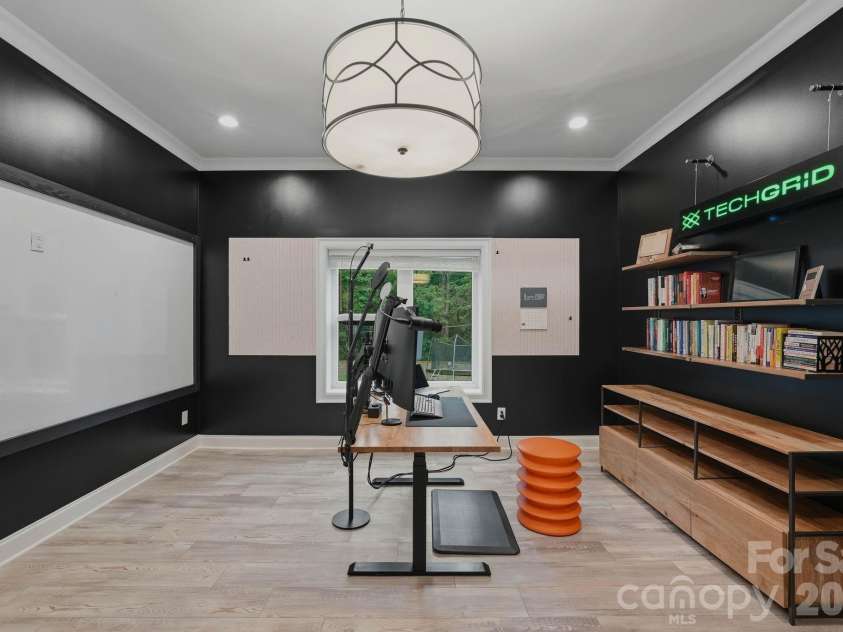 4547 Emory Lane, Charlotte, NC 28211.  MLS# CAR4381500, YatesRealty ID 29679. 