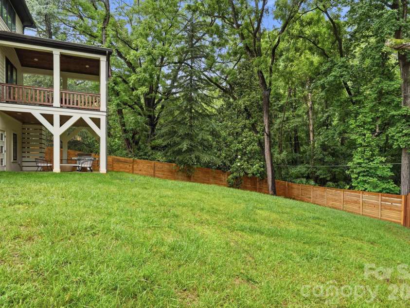 4547 Emory Lane, Charlotte, NC 28211.  MLS# CAR4381500, YatesRealty ID 29679. 