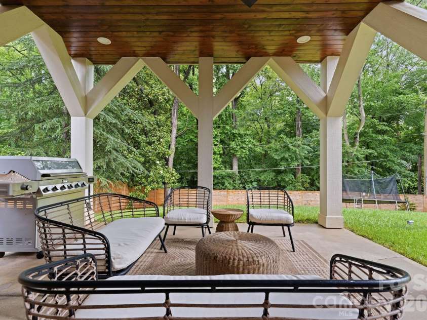 4547 Emory Lane, Charlotte, NC 28211.  MLS# CAR4381500, YatesRealty ID 29679. 
