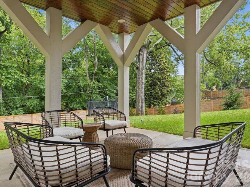 4547 Emory Lane, Charlotte, NC 28211.  MLS# CAR4381500, YatesRealty ID 29679. 