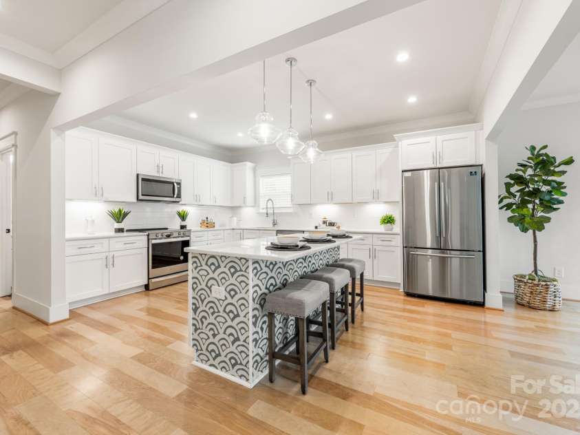 5305 Tarrywood Lane, Charlotte, NC 28205.  MLS# CAR4278868, YatesRealty ID 29679. 