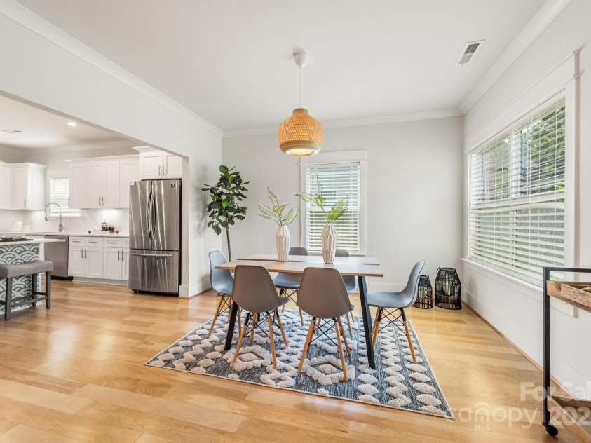 5305 Tarrywood Lane, Charlotte, NC 28205.  MLS# CAR4278868, YatesRealty ID 29679. 