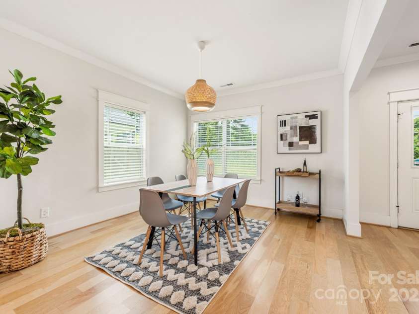 5305 Tarrywood Lane, Charlotte, NC 28205.  MLS# CAR4278868, YatesRealty ID 29679. 