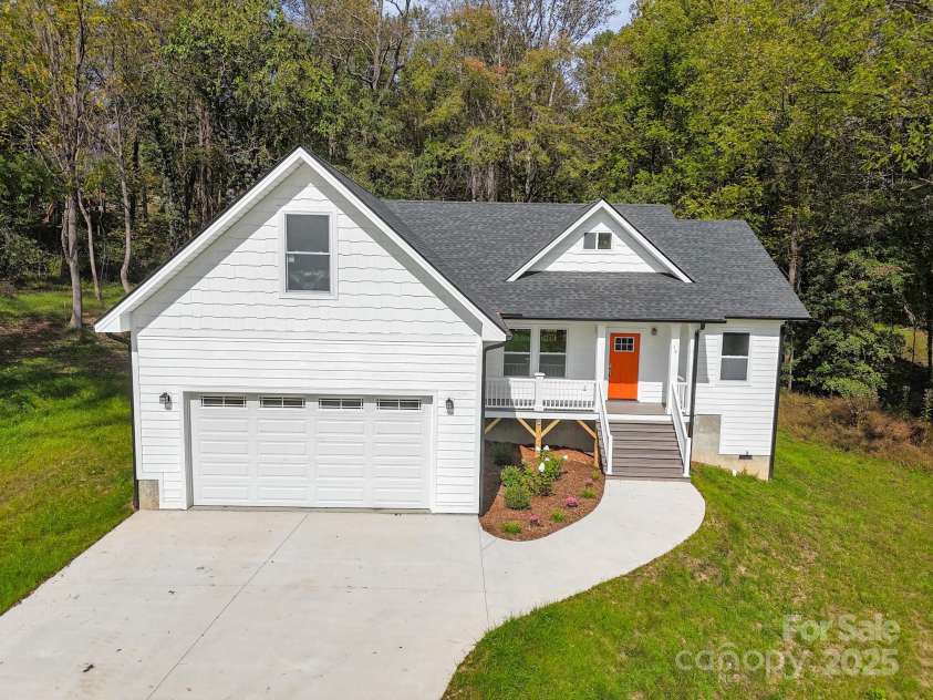 14 Holcombe Road, Candler, NC 28715.  MLS# CAR4274913, YatesRealty ID 2968. 