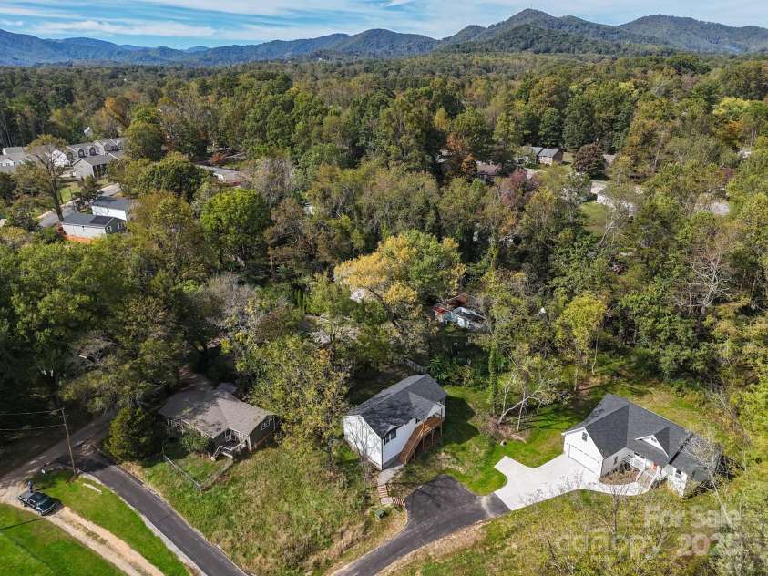 14 Holcombe Road, Candler, NC 28715.  MLS# CAR4274913, YatesRealty ID 2968. 