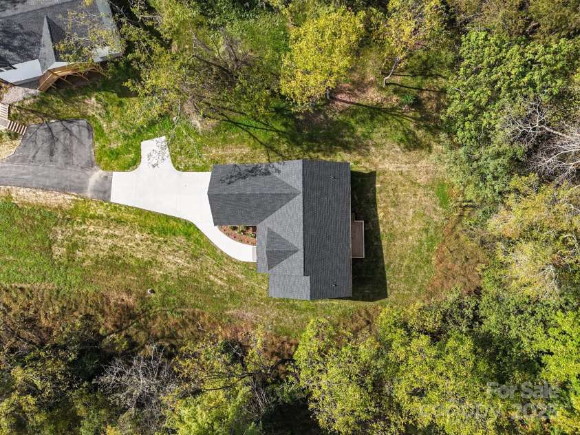 14 Holcombe Road, Candler, NC 28715.  MLS# CAR4274913, YatesRealty ID 2968. 