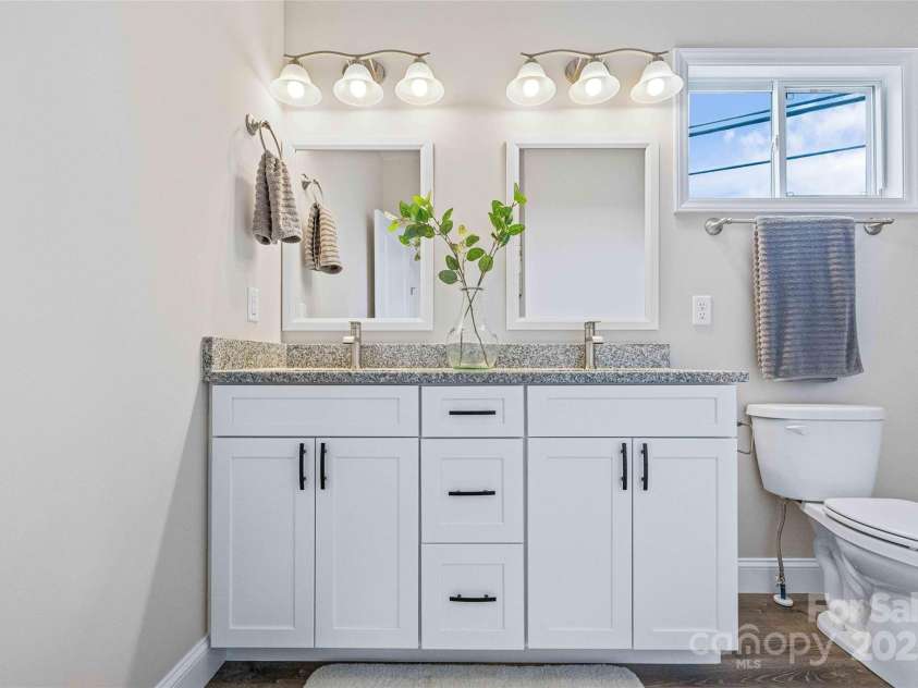 14 Holcombe Road, Candler, NC 28715.  MLS# CAR4274913, YatesRealty ID 2968. 