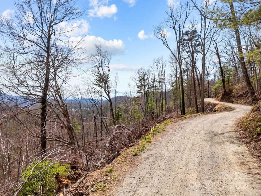 216 Vance Gap Road, Asheville, NC 28804.  MLS# CAR4239001, YatesRealty ID 2968. 
