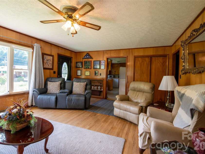 40 Double Island Road, Burnsville, NC 28714.  MLS# CAR4400038, YatesRealty ID 2968. 