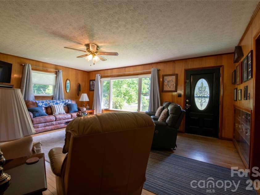 40 Double Island Road, Burnsville, NC 28714.  MLS# CAR4400038, YatesRealty ID 2968. 