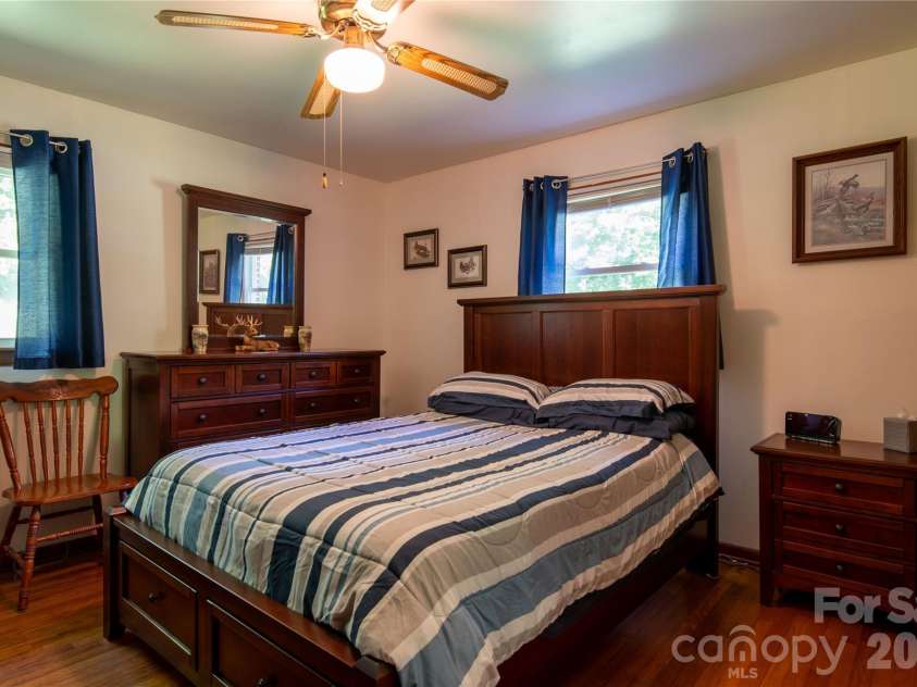 40 Double Island Road, Burnsville, NC 28714.  MLS# CAR4400038, YatesRealty ID 2968. 