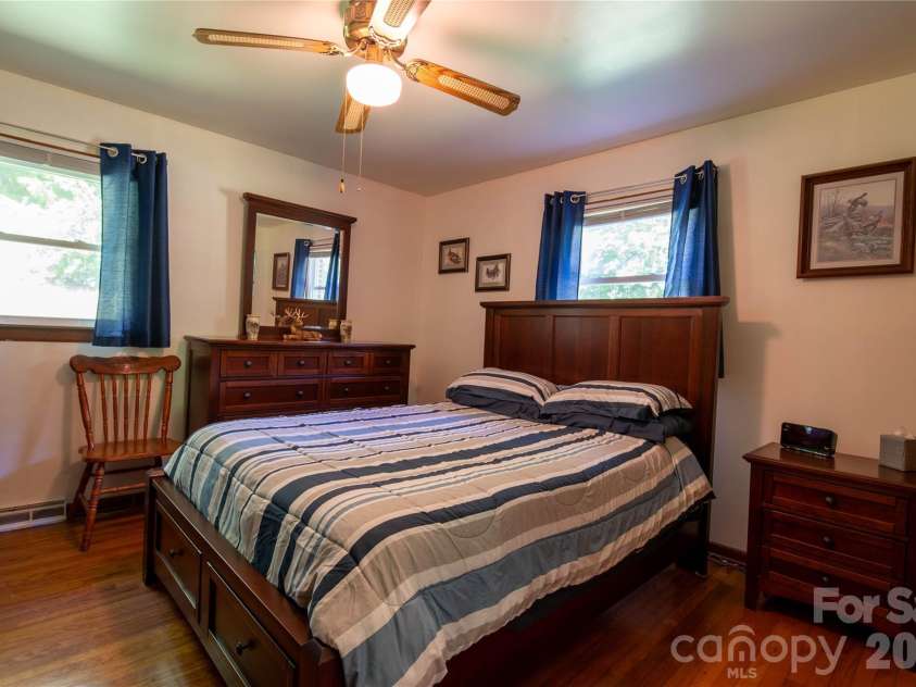 40 Double Island Road, Burnsville, NC 28714.  MLS# CAR4400038, YatesRealty ID 2968. 