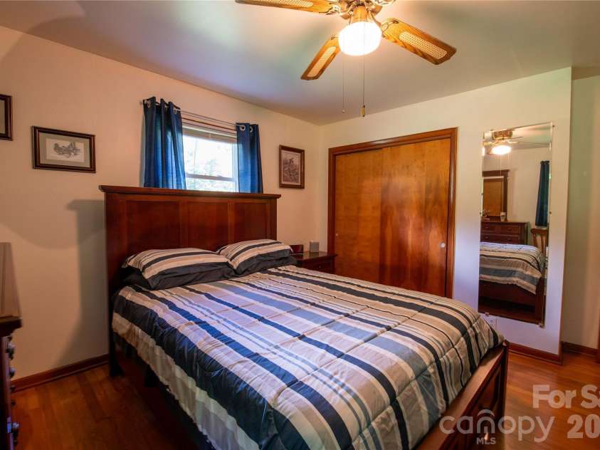 40 Double Island Road, Burnsville, NC 28714.  MLS# CAR4400038, YatesRealty ID 2968. 