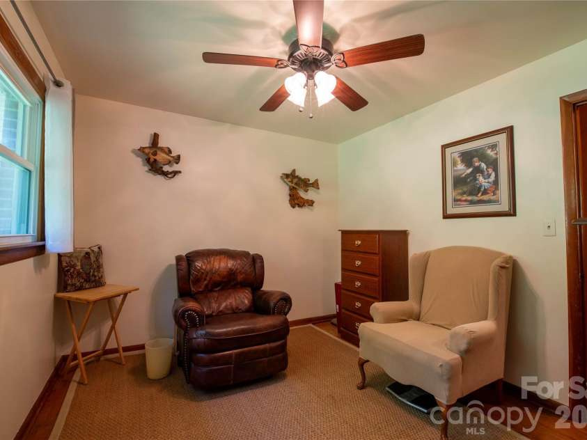 40 Double Island Road, Burnsville, NC 28714.  MLS# CAR4400038, YatesRealty ID 2968. 