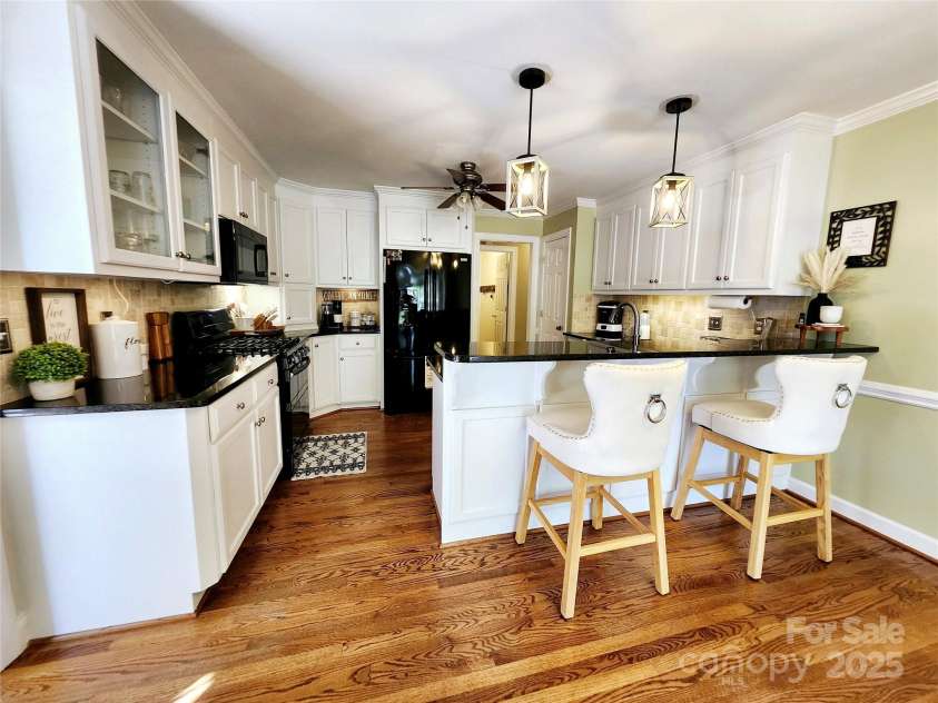 5505 Weavers Row, Gastonia, NC 28056.  MLS# CAR4246152, YatesRealty ID 29680. 