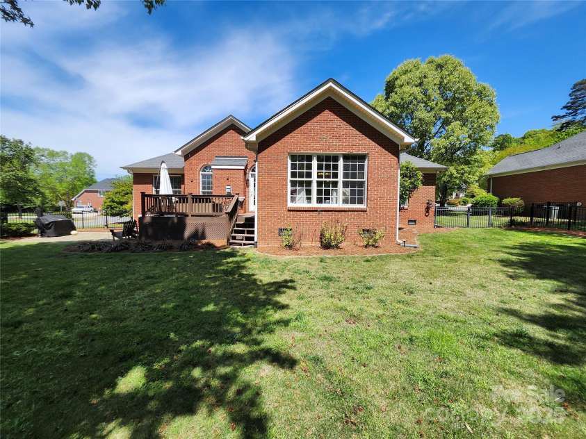 5505 Weavers Row, Gastonia, NC 28056.  MLS# CAR4246152, YatesRealty ID 29680. 