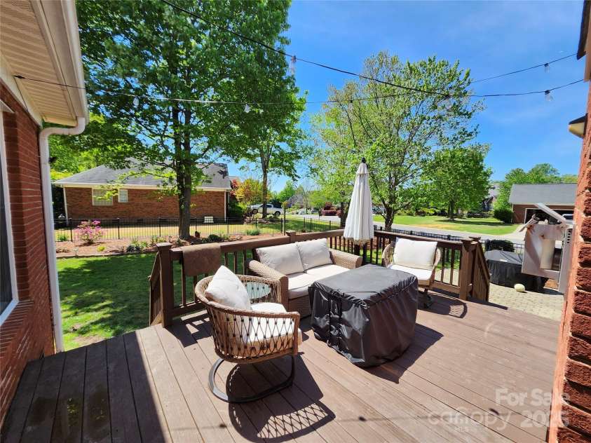 5505 Weavers Row, Gastonia, NC 28056.  MLS# CAR4246152, YatesRealty ID 29680. 