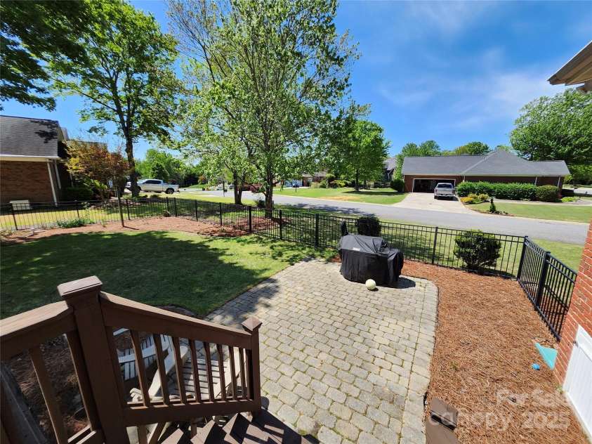5505 Weavers Row, Gastonia, NC 28056.  MLS# CAR4246152, YatesRealty ID 29680. 