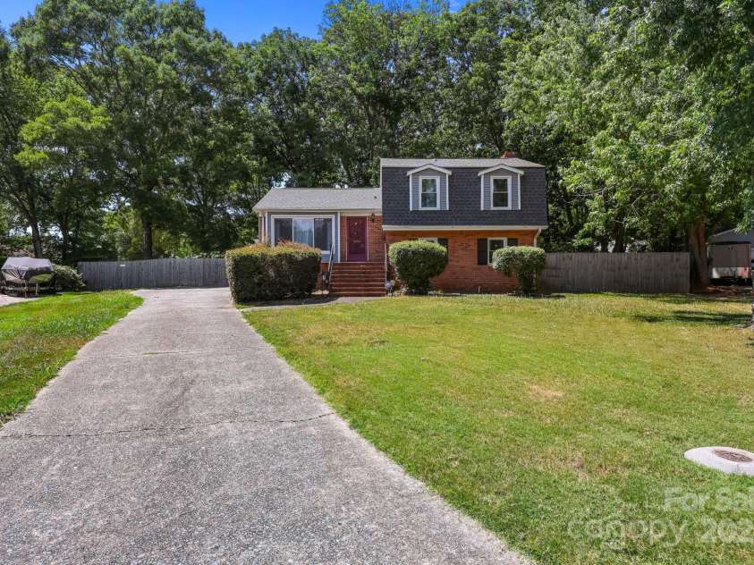 2704 Julep Lane, Charlotte, NC 28273.  MLS# CAR4284784, YatesRealty ID 29682. 