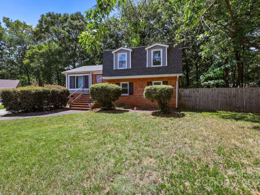 2704 Julep Lane, Charlotte, NC 28273.  MLS# CAR4284784, YatesRealty ID 29682. 